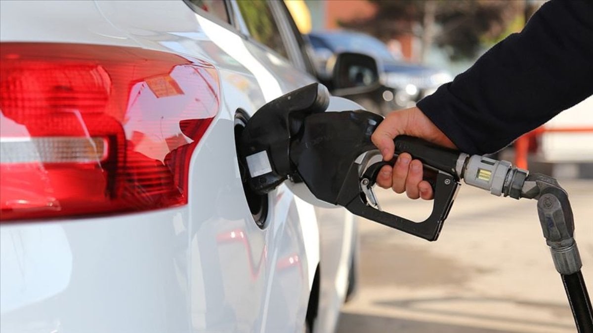 Motorine zam geldi: Litre fiyatı 70 lirayı aştı