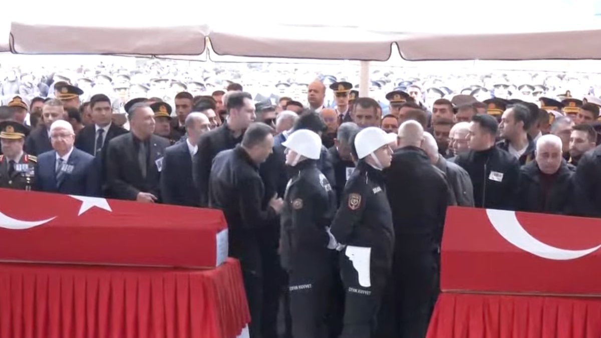 Şehitler İçin Türkiye’de Dev Tören ve Ailelere Başsağlığı