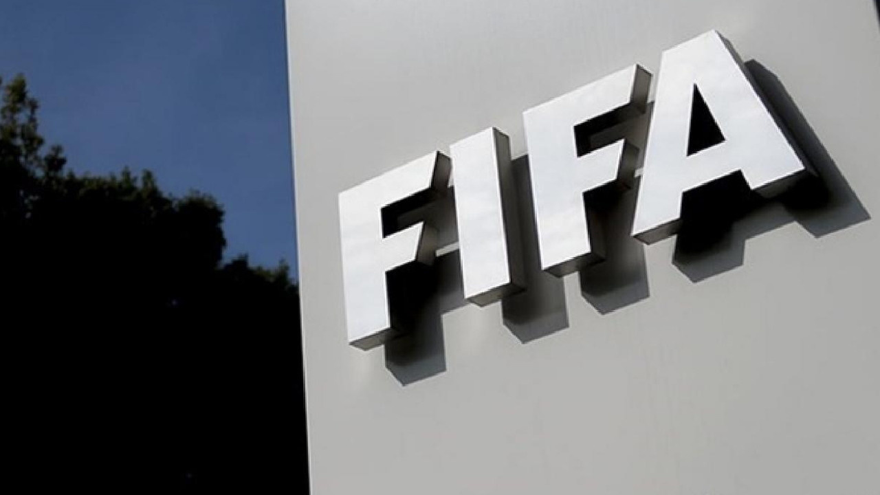 TFF 1. Lig’de şampiyonluk yarışı verirken FIFA’dan yıkan karar geldi